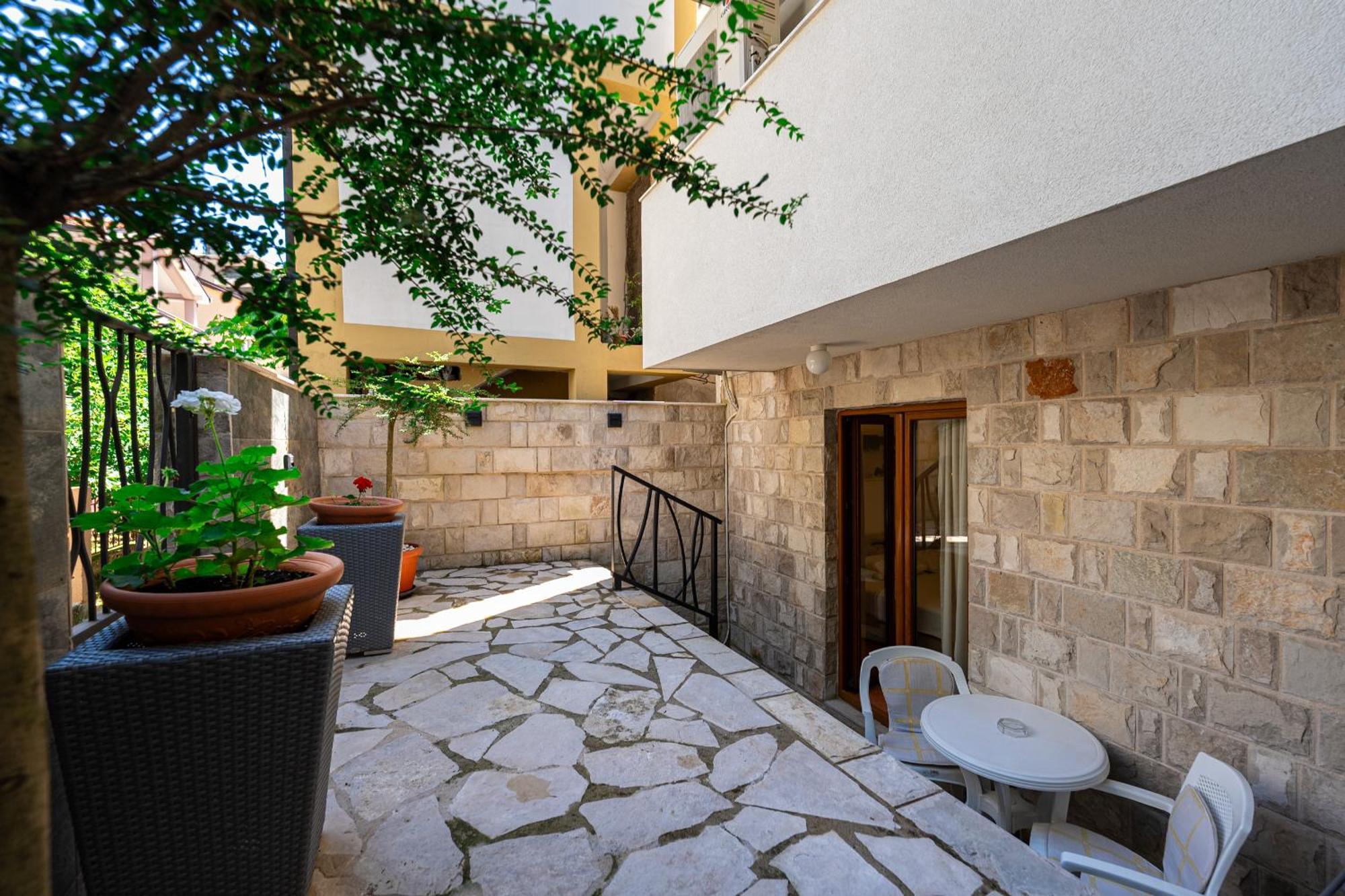 Apartment Buba Budva